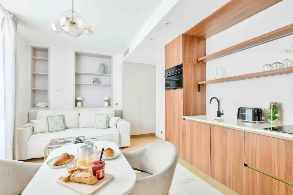 Romantic Getaway - Le Marais - With Ac Apartamento